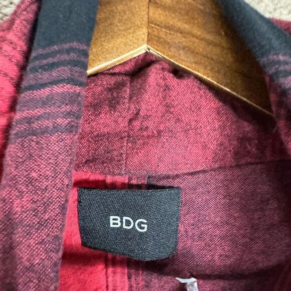 BDG Shacket Cardigan Womens‎ XS Red/Black Plaid Flannel Oversized Fit Open Front - Picture 4 of 11